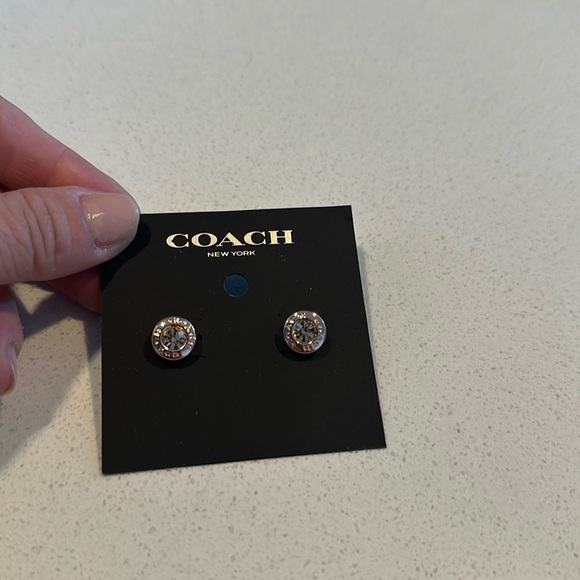 Coach Signature round stud set in rose gold - Picture 2 of 3